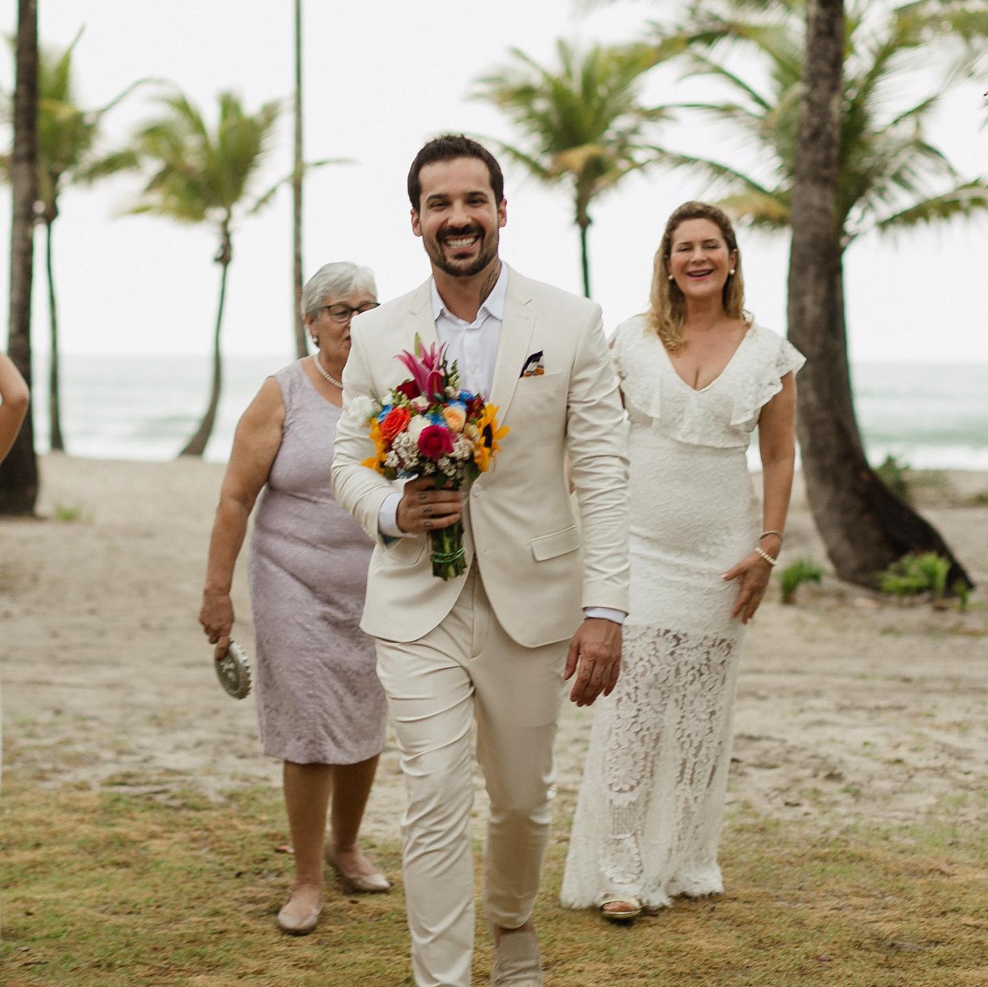 Бразилець одружився сам з собою після того, як партнер кинув його перед весіллям. Вийшло гарно. ВІДЕО